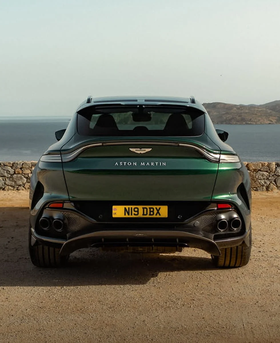 Aston Martin DBX – đuôi xe