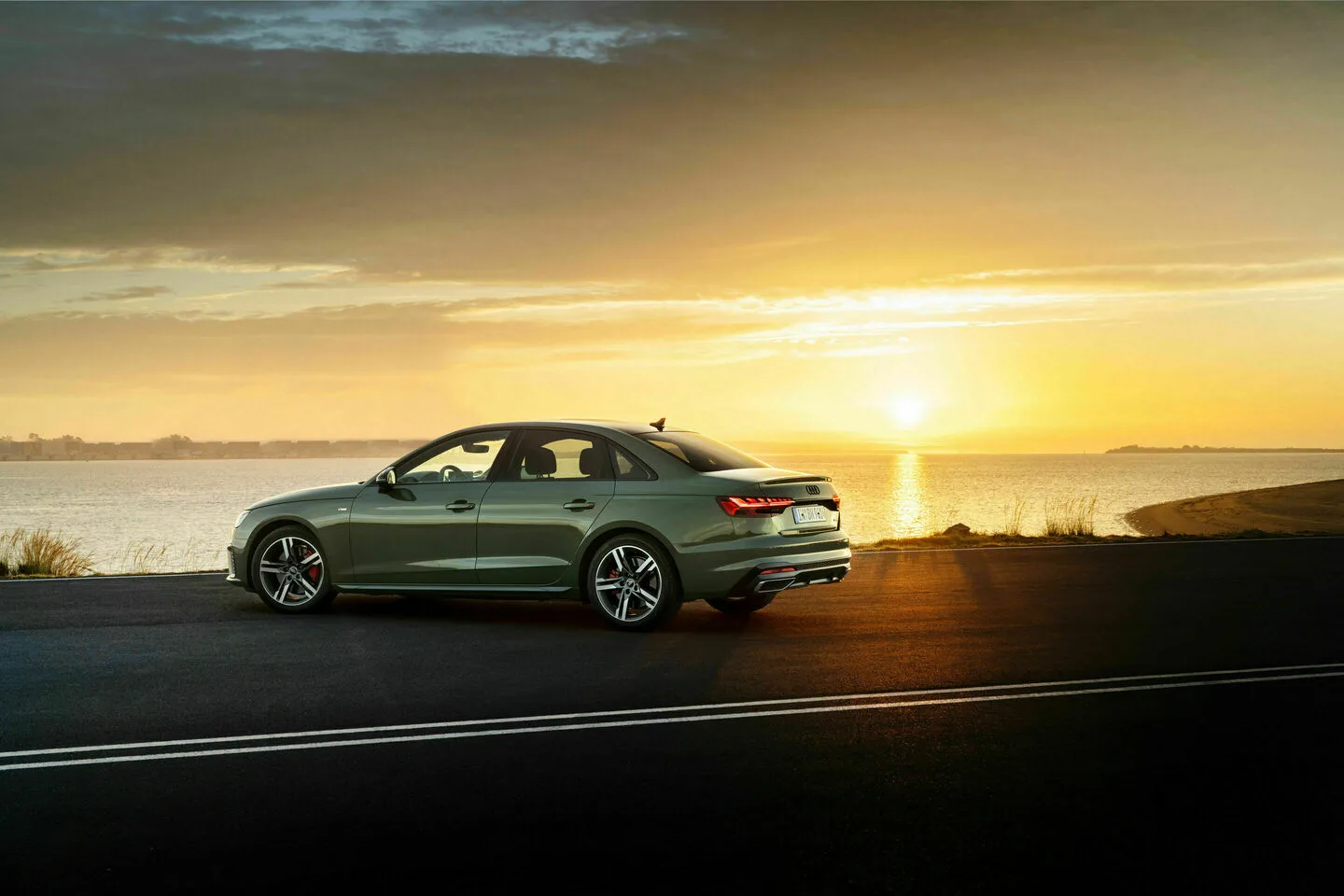 Audi A4 – thân xe