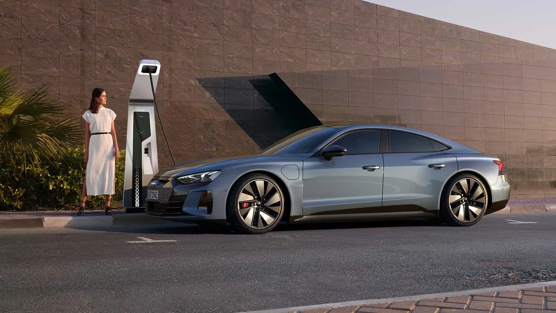 Audi e-tron GT – sạc điện
