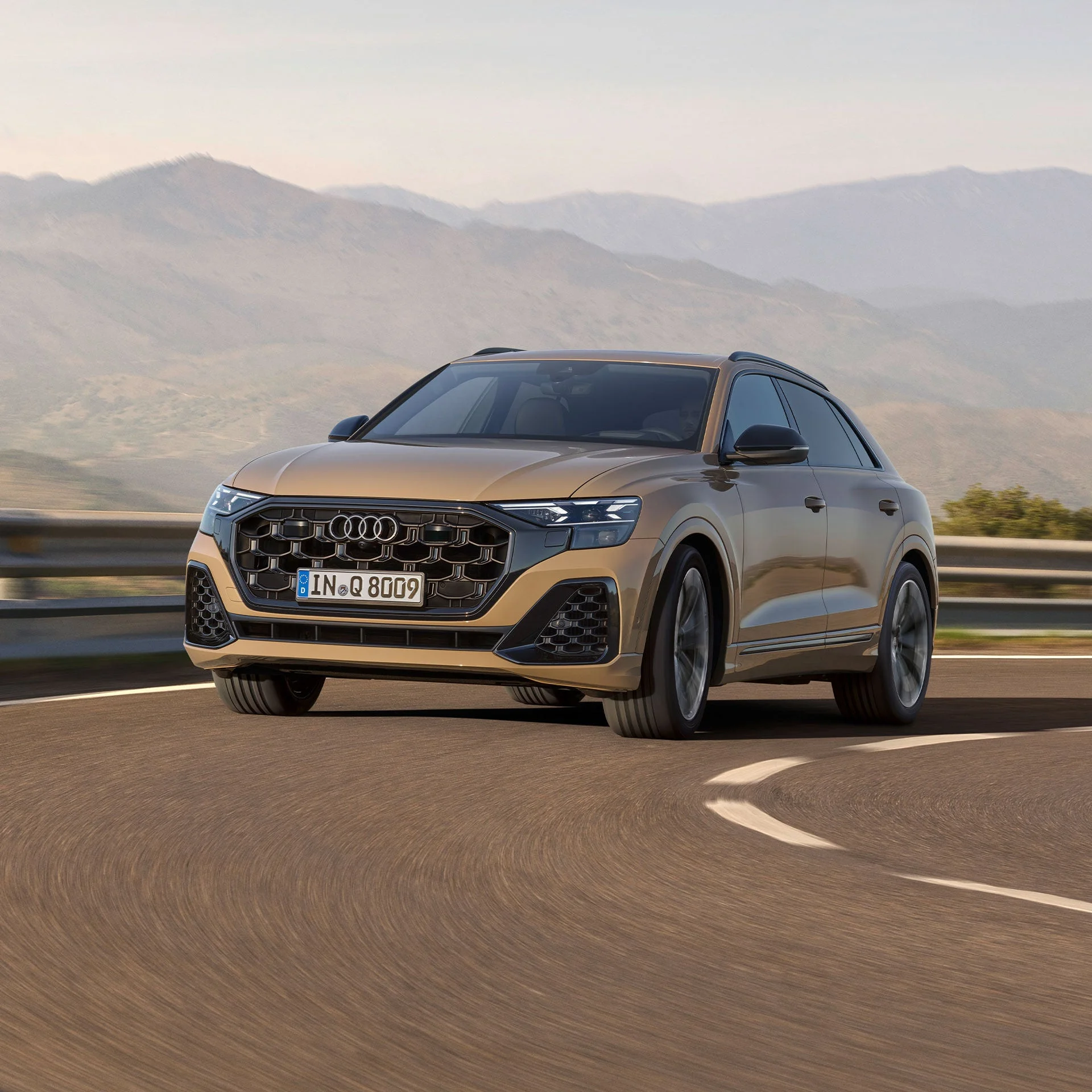 Audi Q8 – góc nghiêng trước