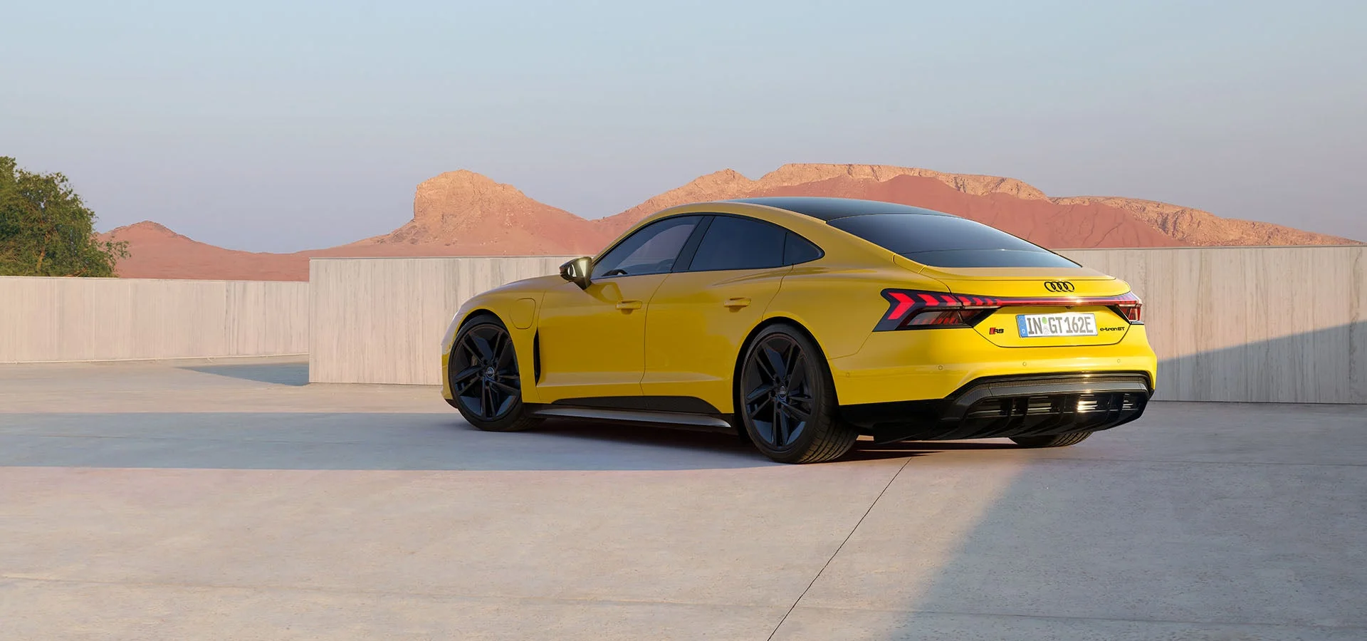 Audi RS e-tron GT – bản màu vàng