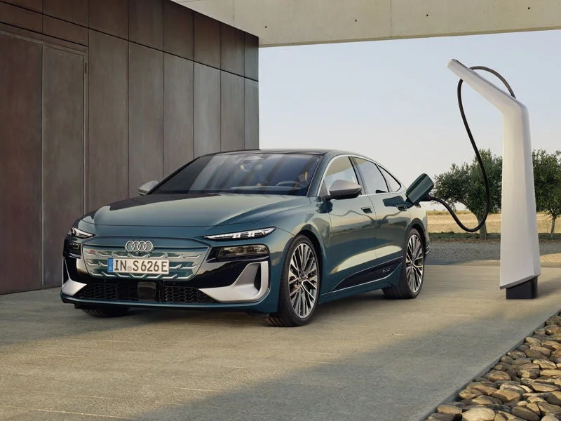 Audi S6 Sportback e-tron – sạc điện