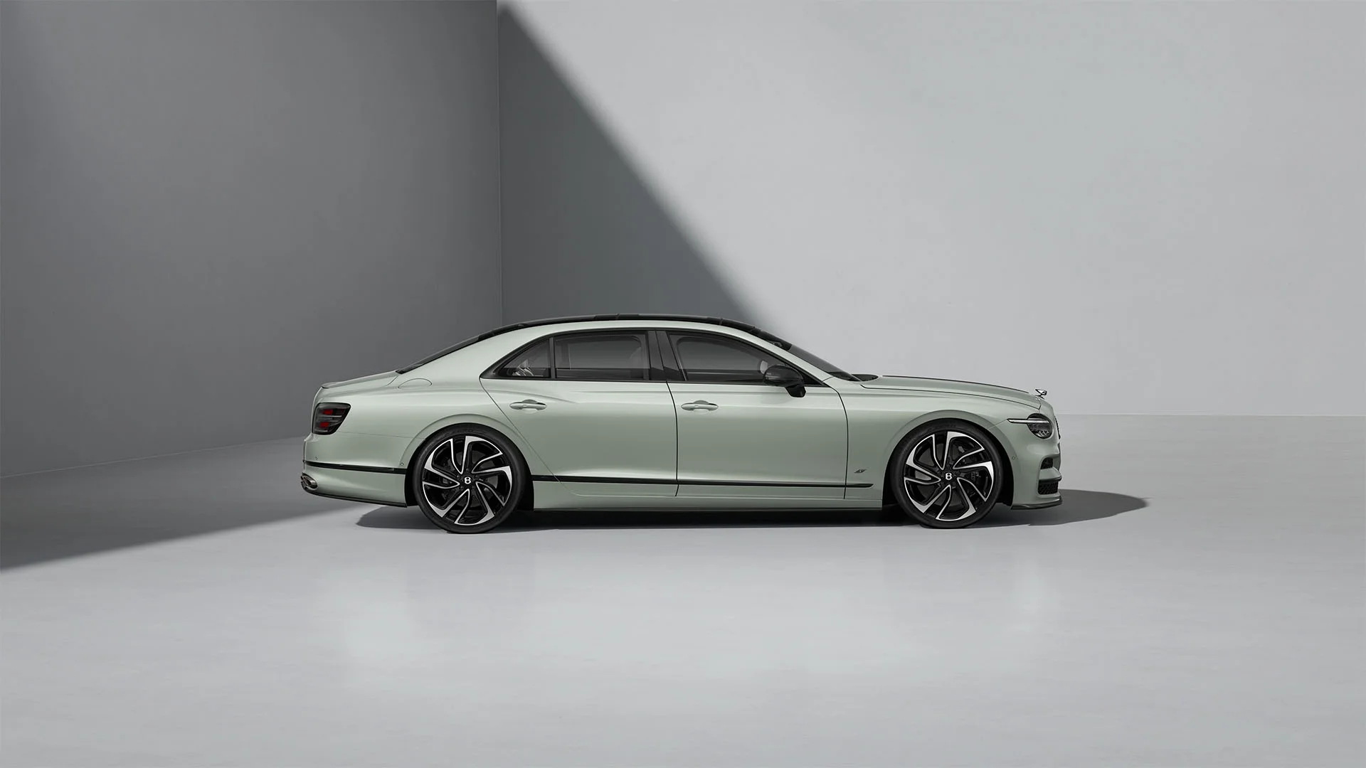 Bentley Flying Spur – thân xe