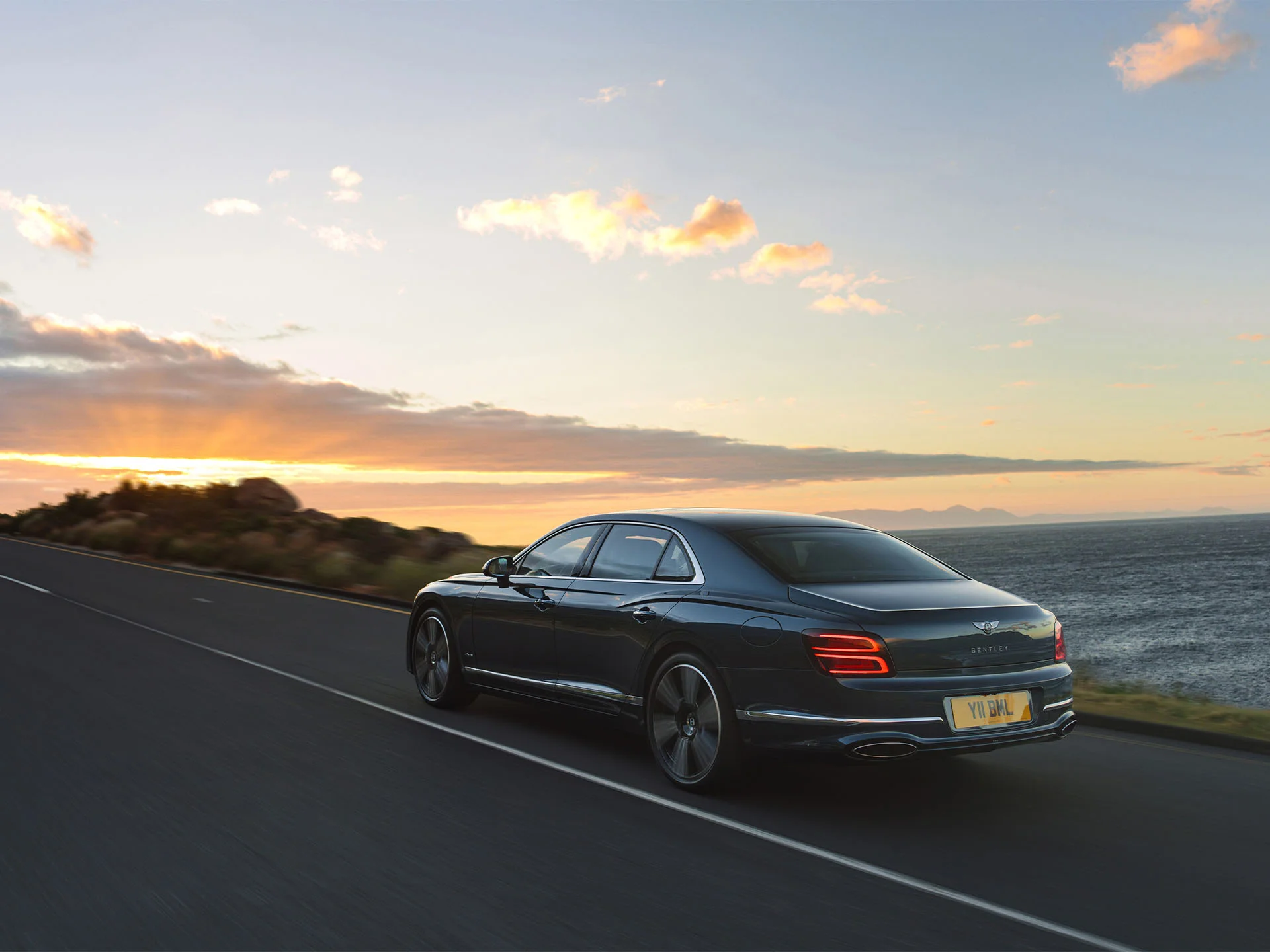 Bentley Flying Spur – đuôi xe