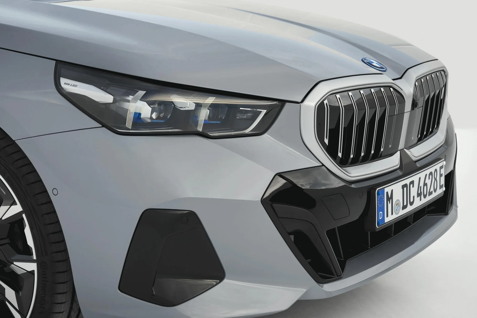 BMW 5 Series – cụm đèn pha