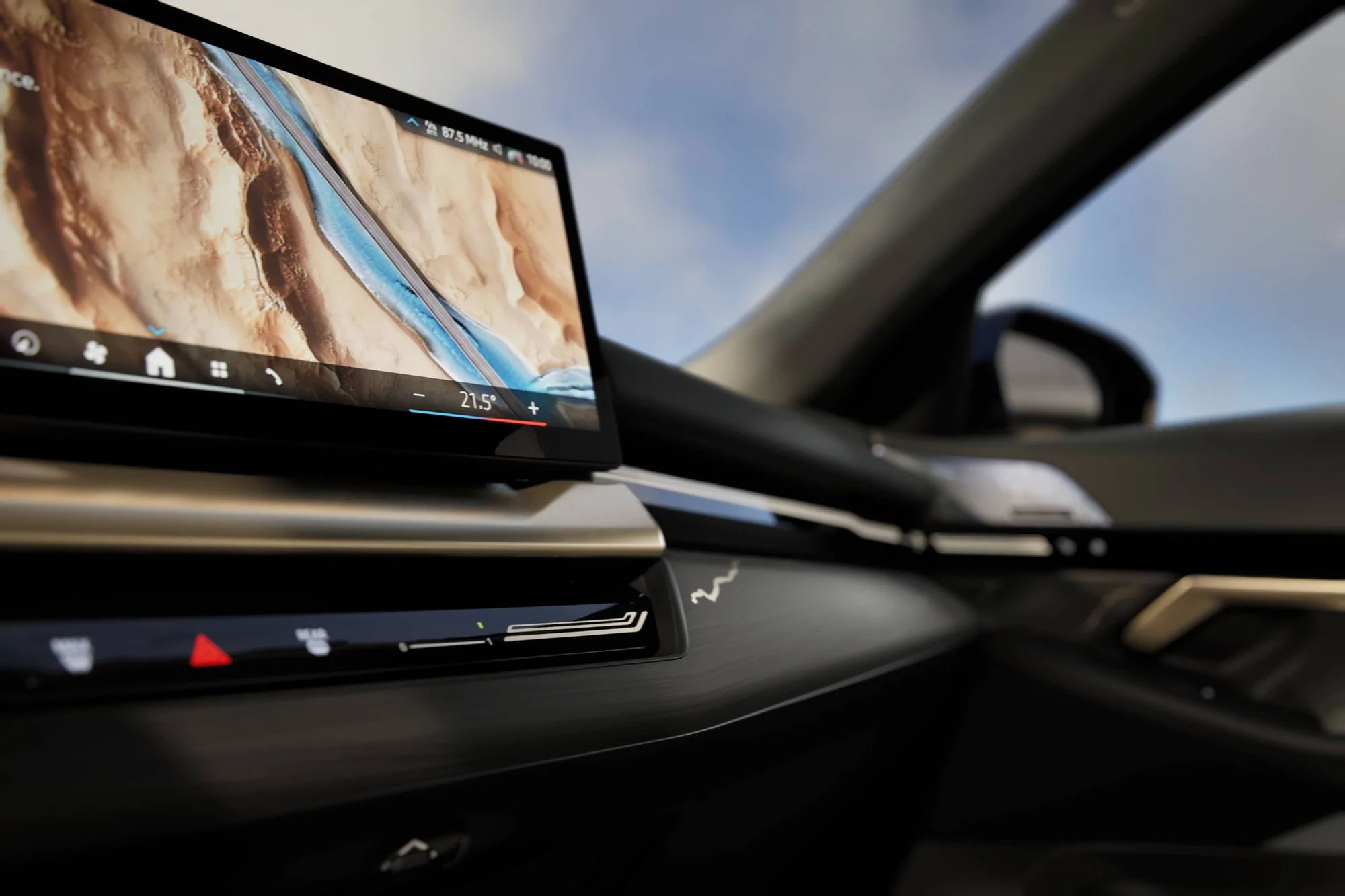 BMW 5 Series – màn hình cong