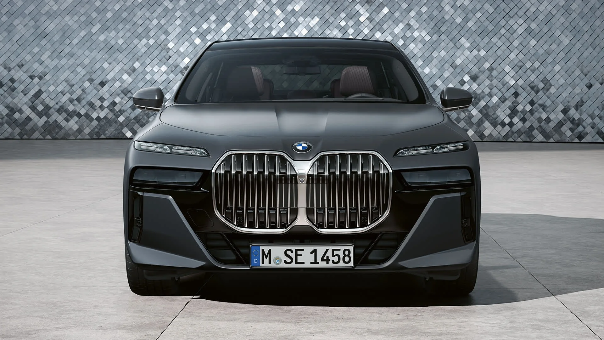 BMW 7 Series – đầu xe