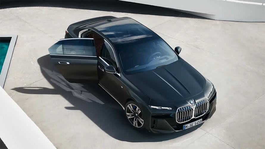 BMW 7 Series – nhìn từ trên cao