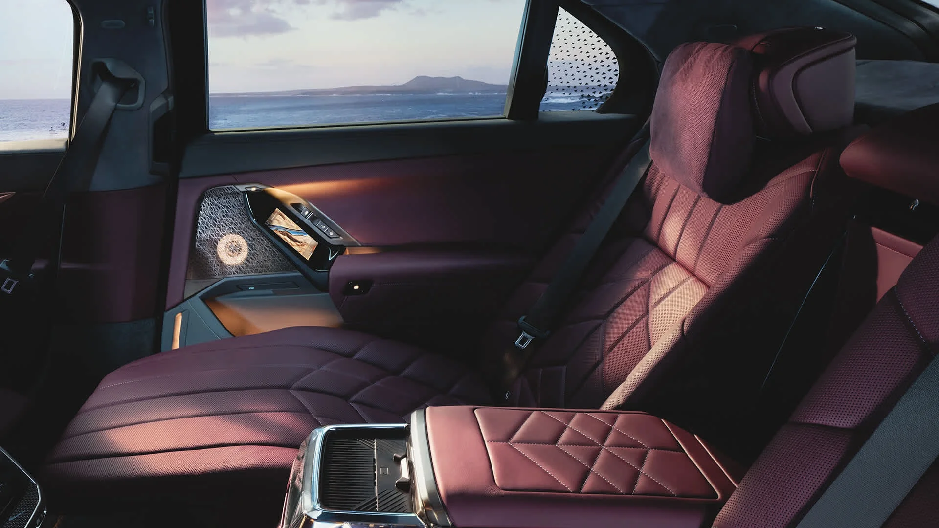 BMW 7 Series – hàng ghế sau