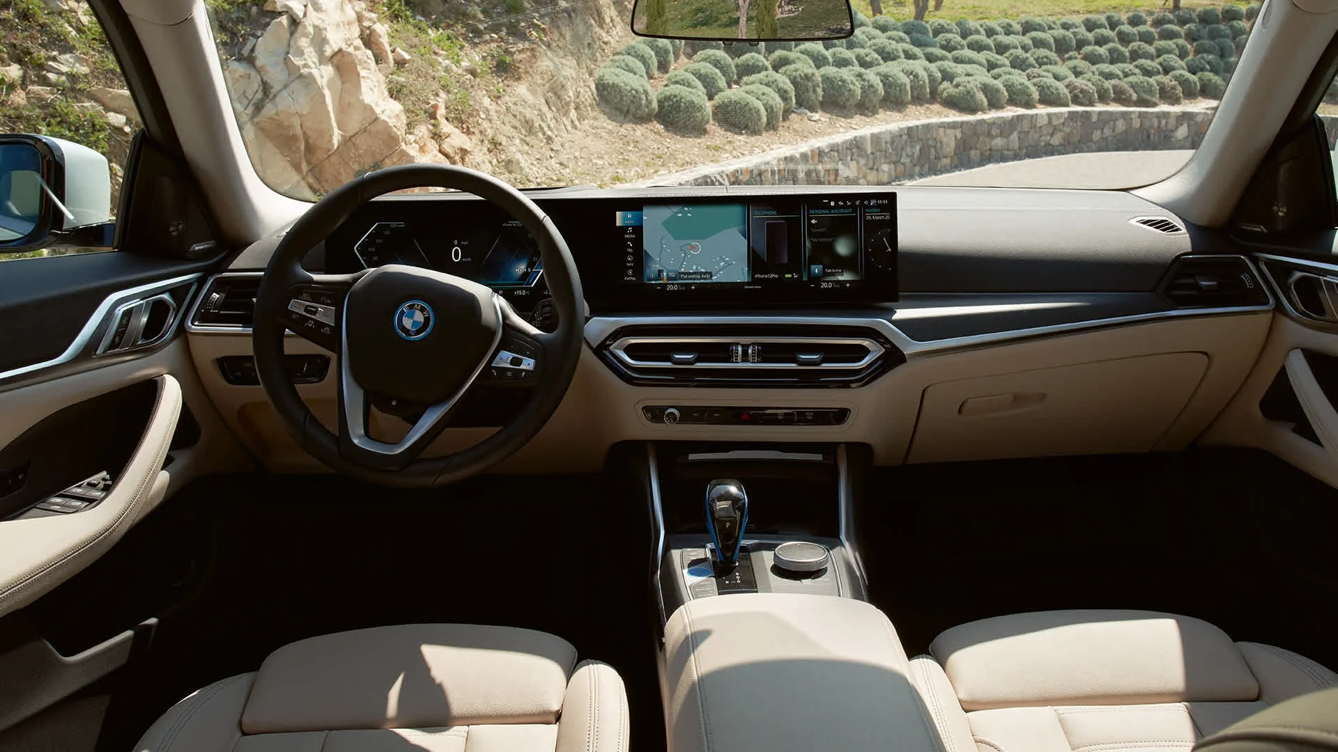 BMW i4 – khoang lái