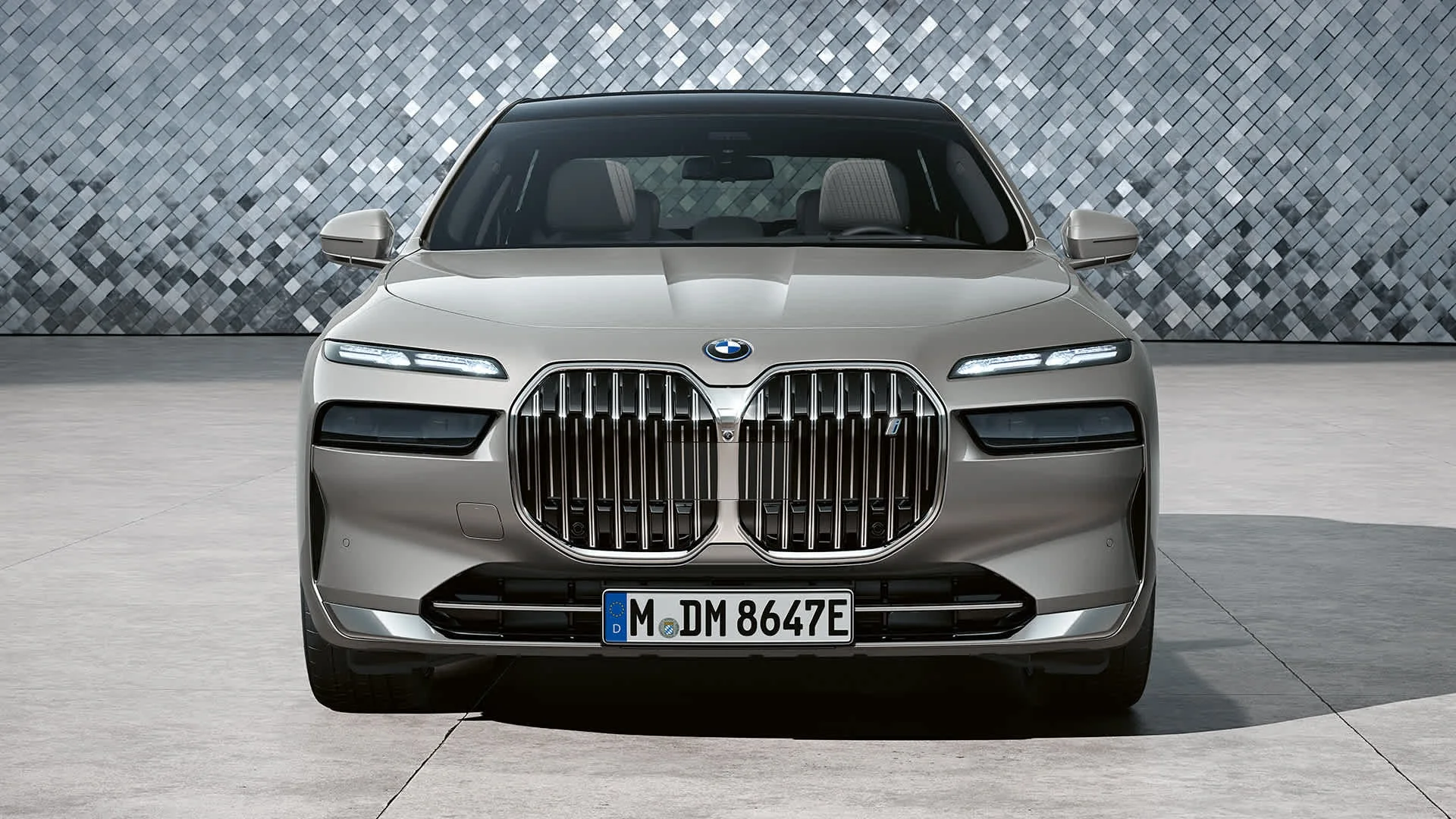 BMW i7 – đầu xe