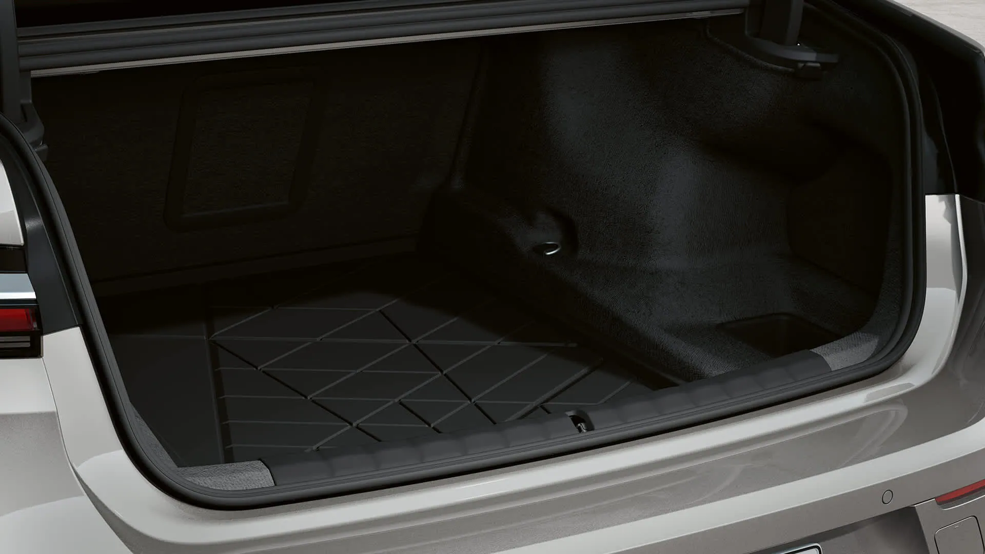 BMW i7 – khoang hành lý