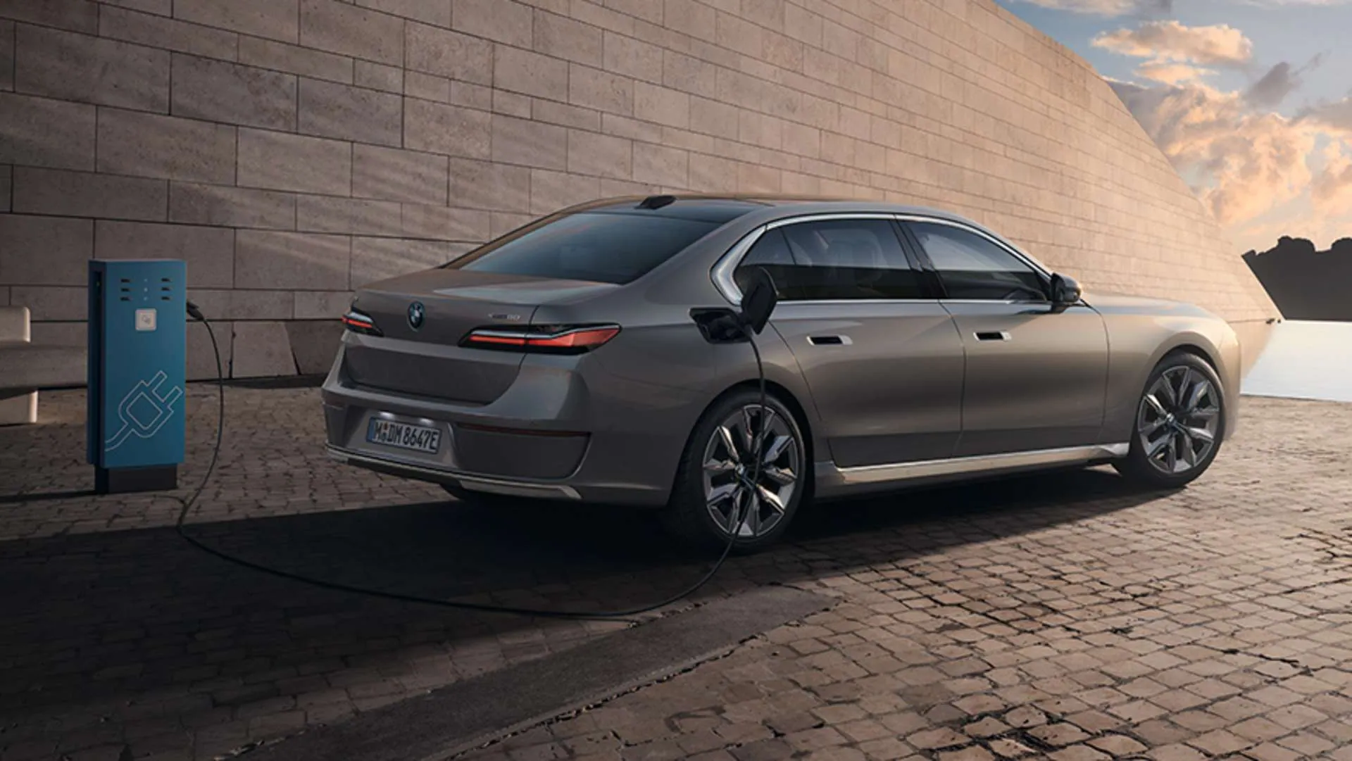 BMW i7 – cổng sạc