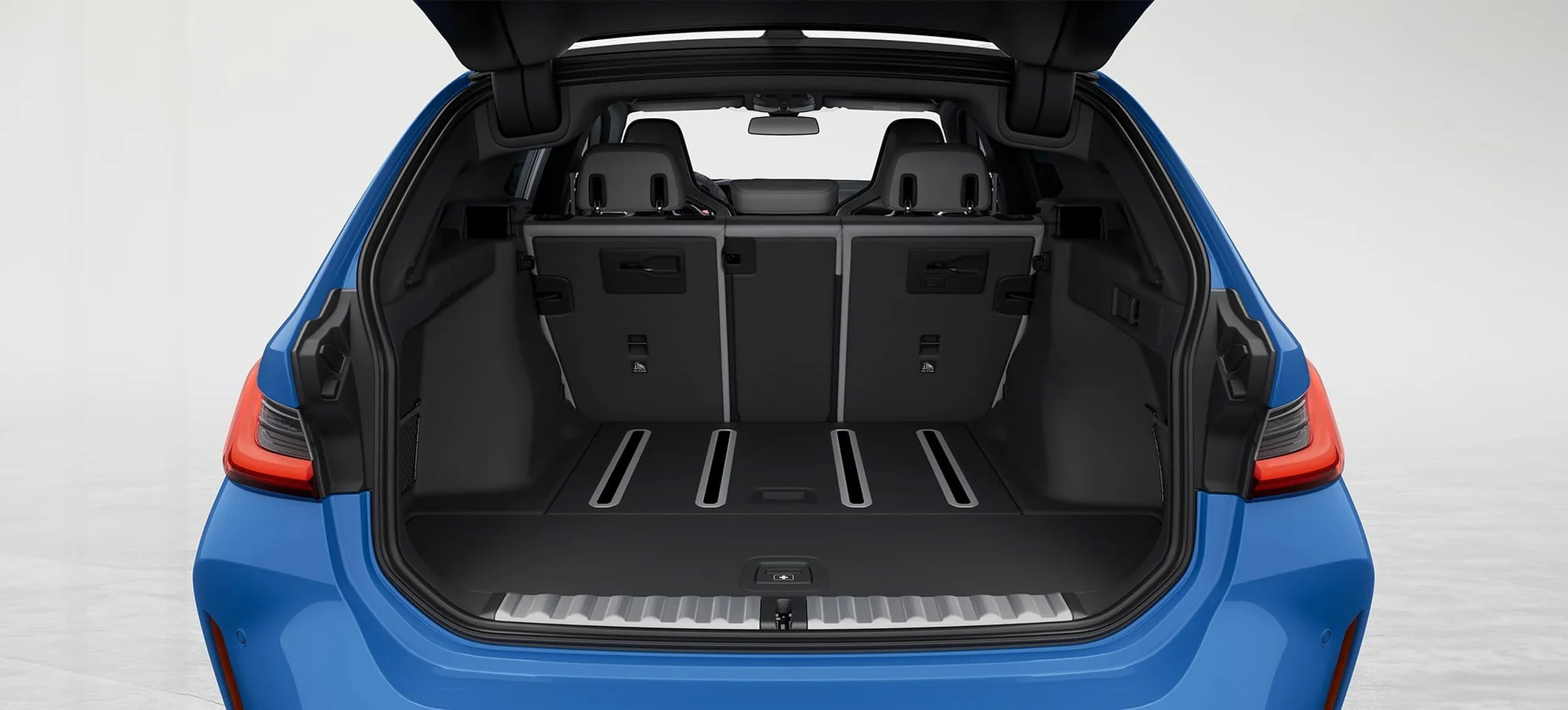 BMW M3 Touring – khoang hành lý