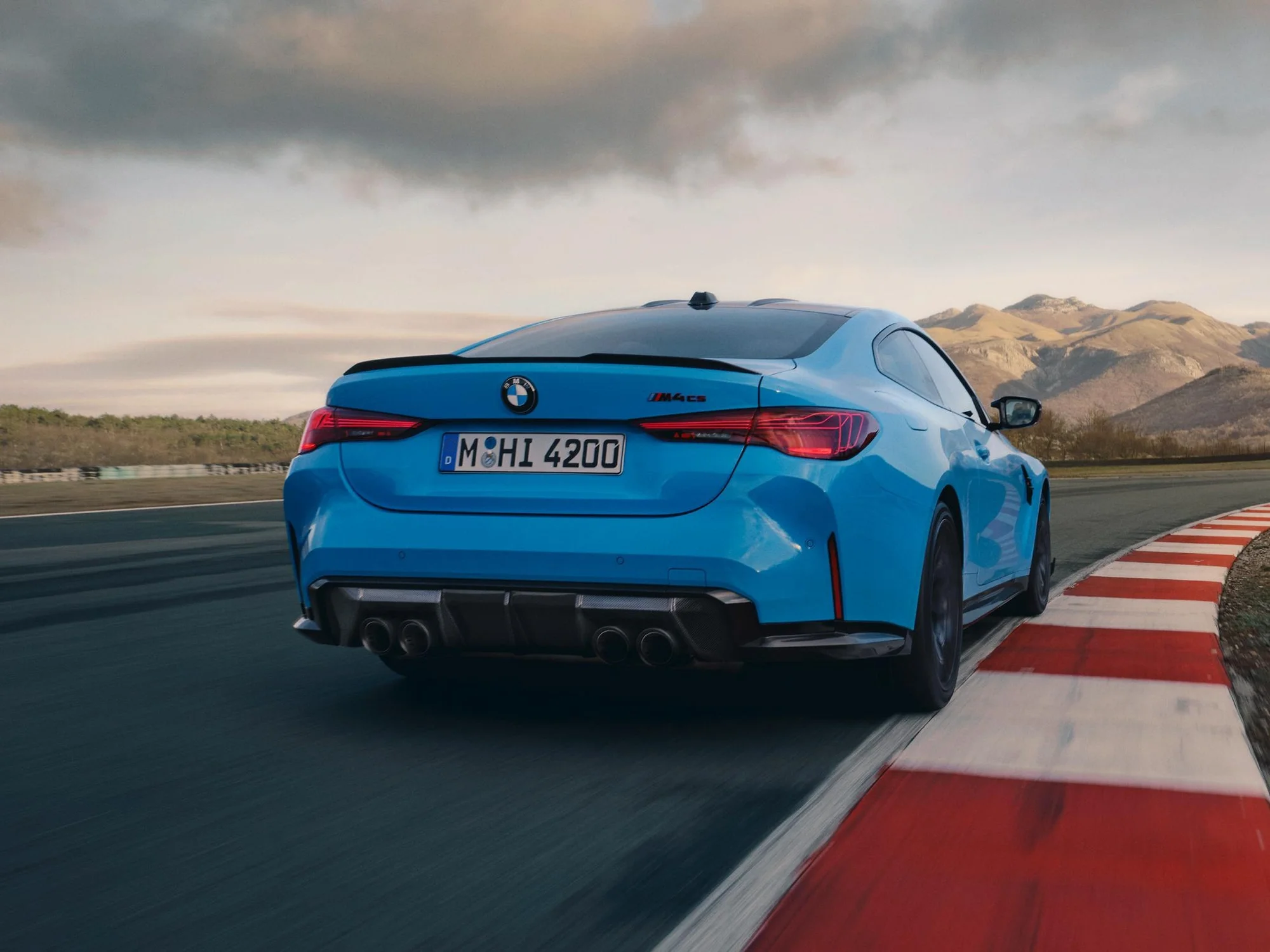 BMW M4 – đuôi xe
