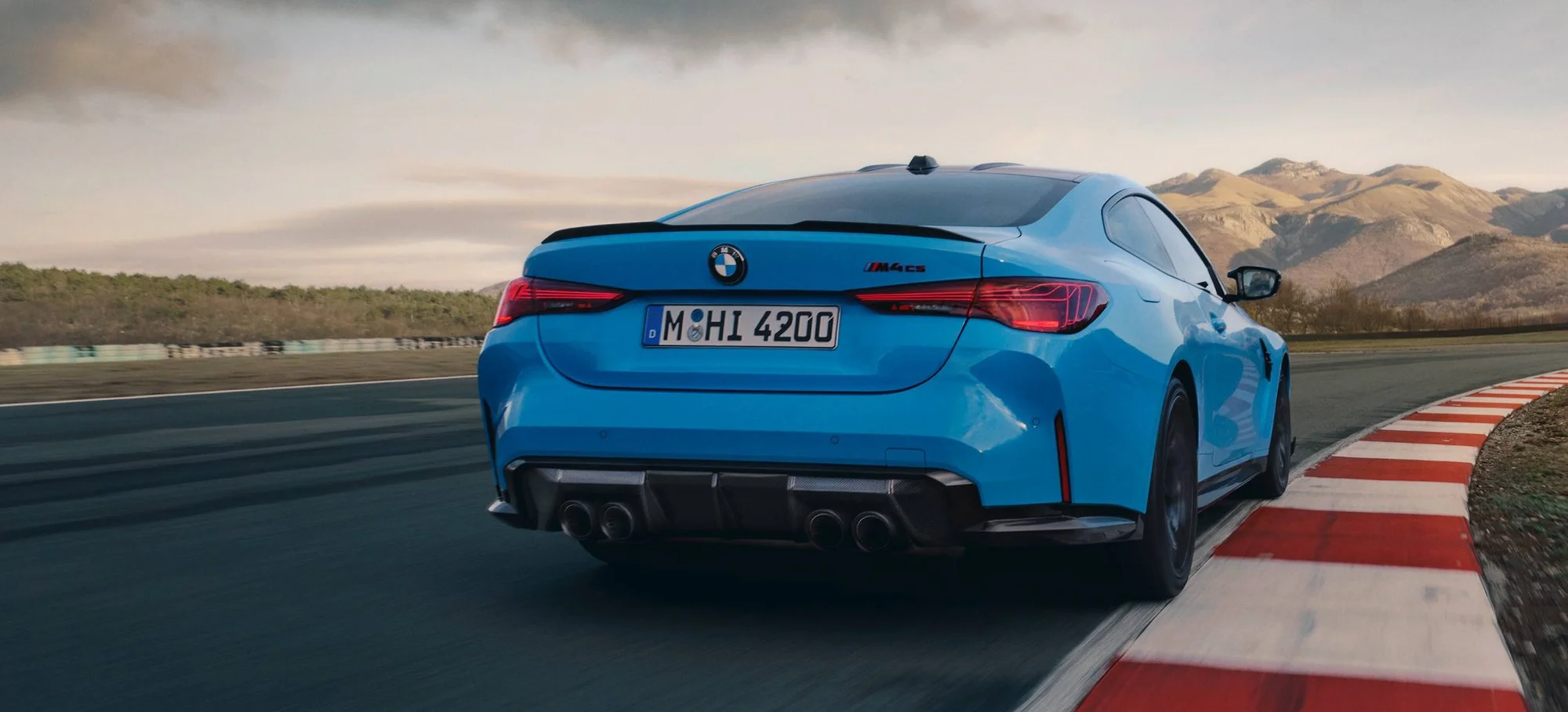BMW M4 – trên đường đua