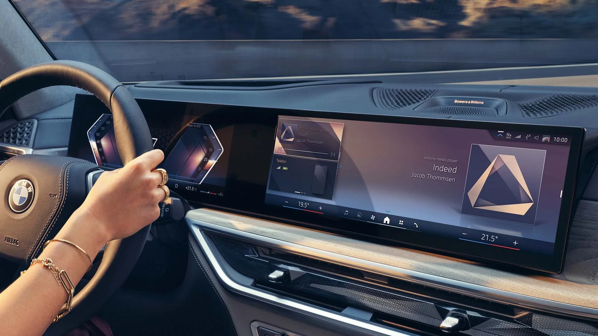 BMW X7 – màn hình cong