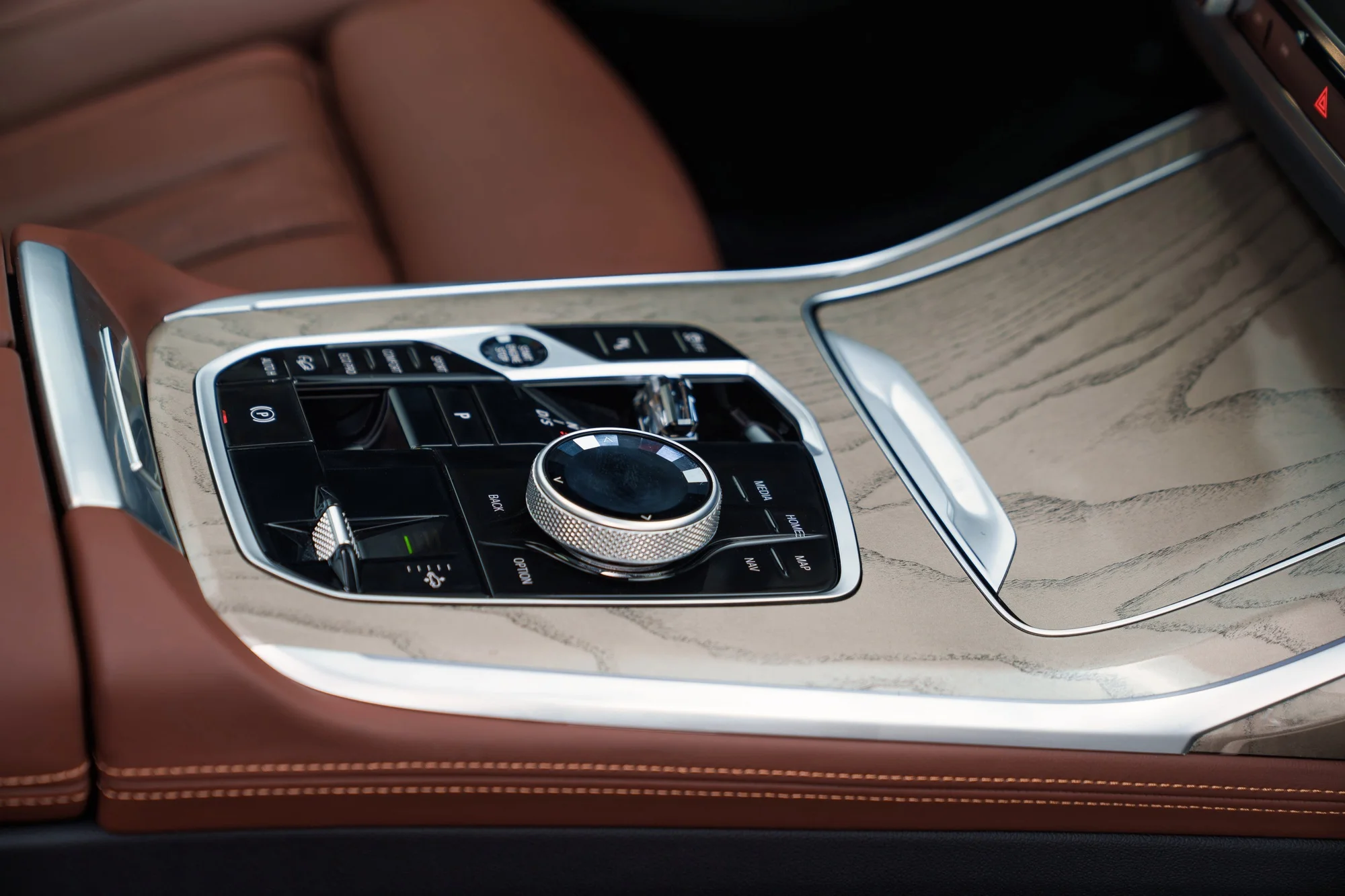 BMW X7 – cần số