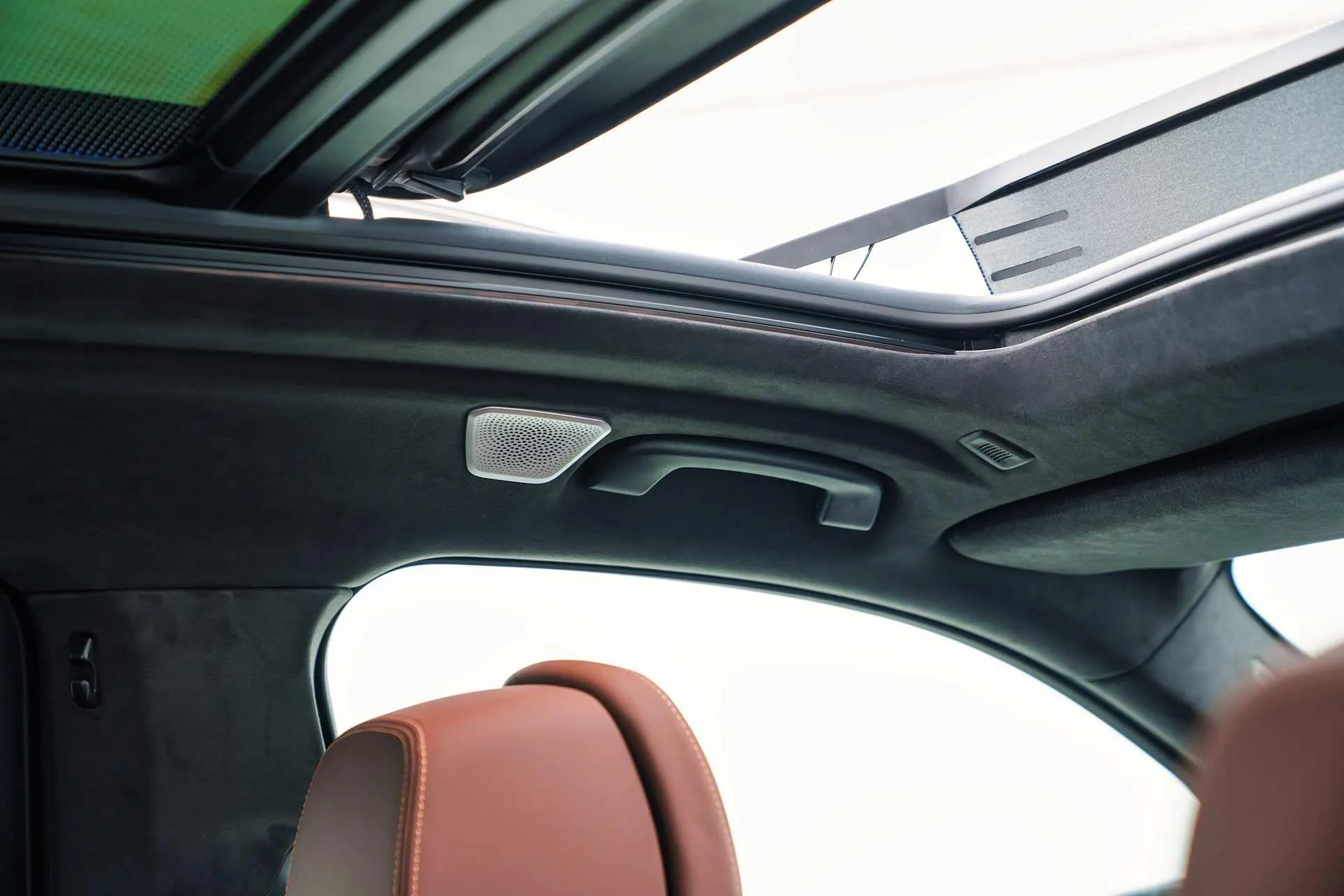 BMW X7 – cửa sổ trời