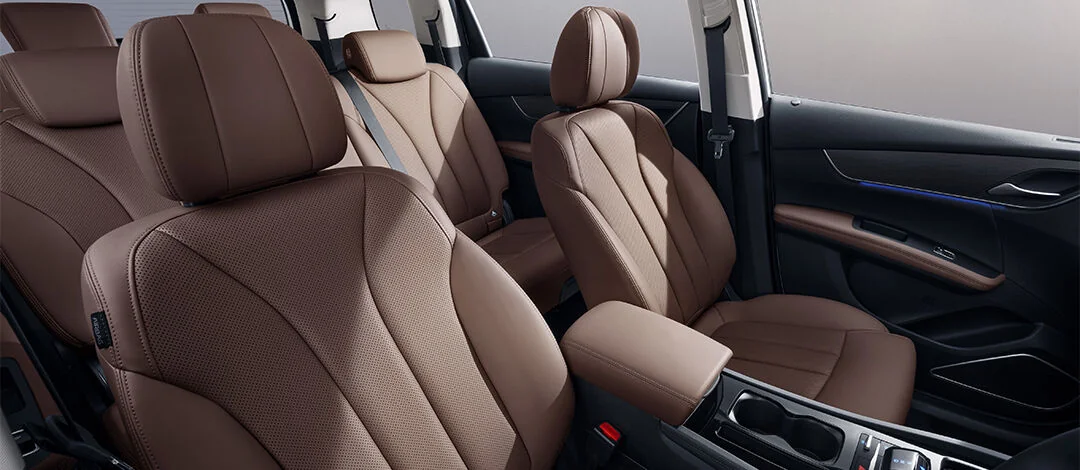 BYD M6 – ghế trước