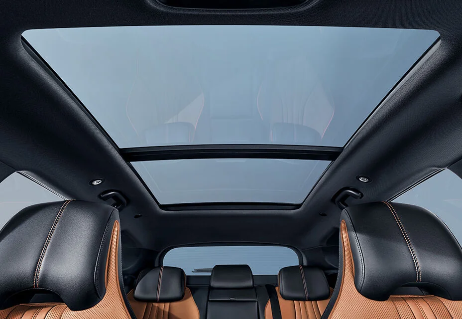 BYD Sealion 6 – cửa sổ trời toàn cảnh