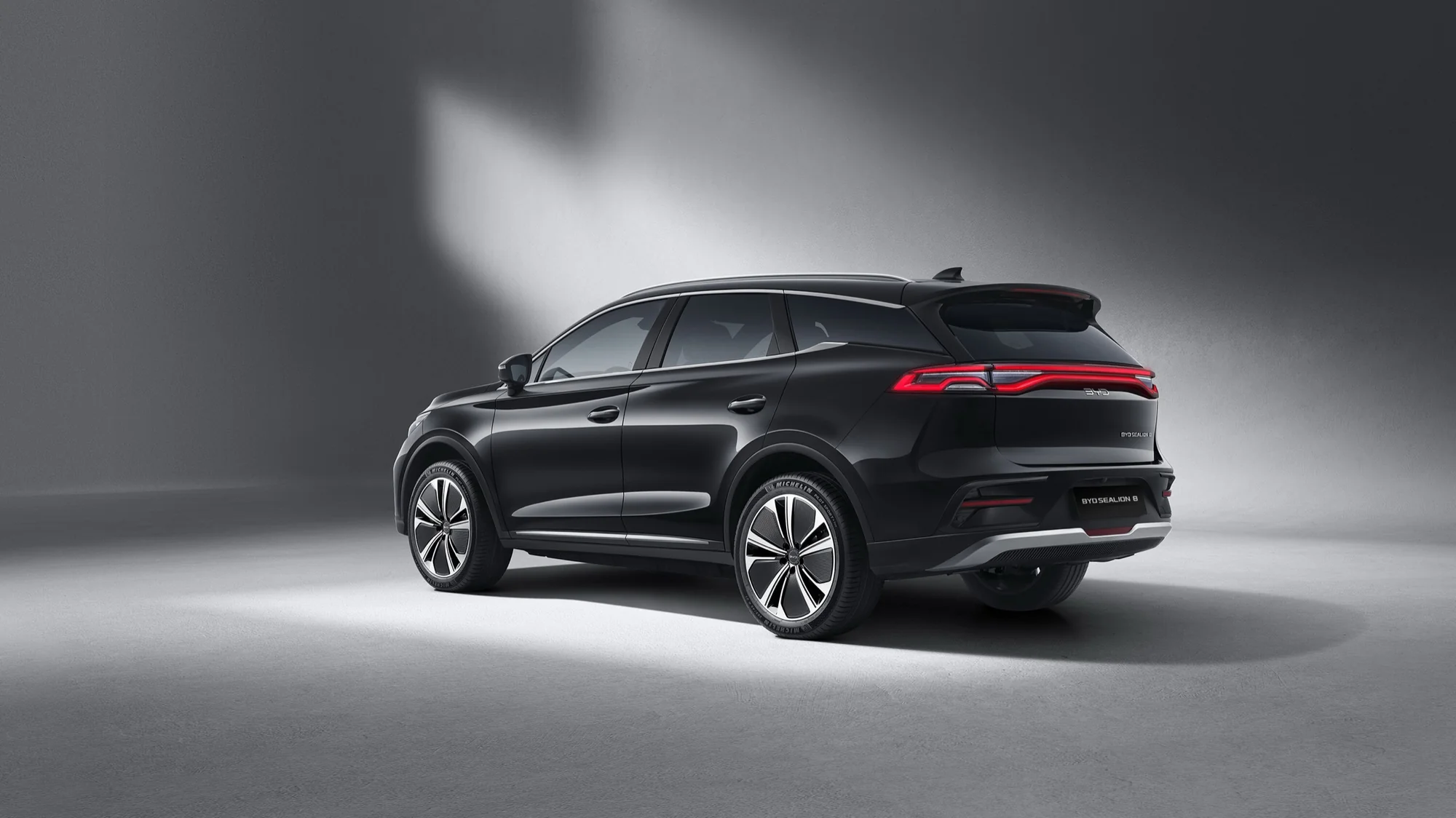 BYD Sealion 8 – góc nghiêng sau