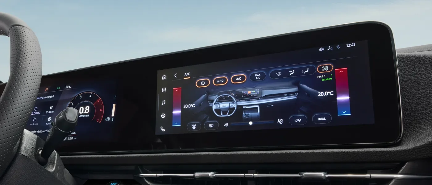 Ford Territory – bảng táp-lô, màn hình kép
