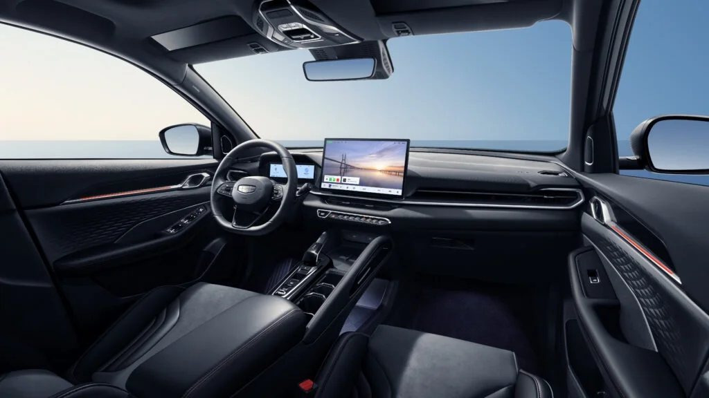 Geely Coolray – khoang lái