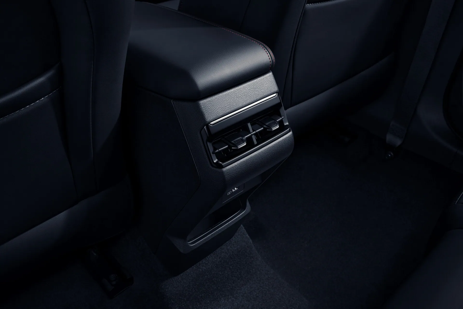 Geely Coolray – cửa gió điều hòa hàng ghế sau