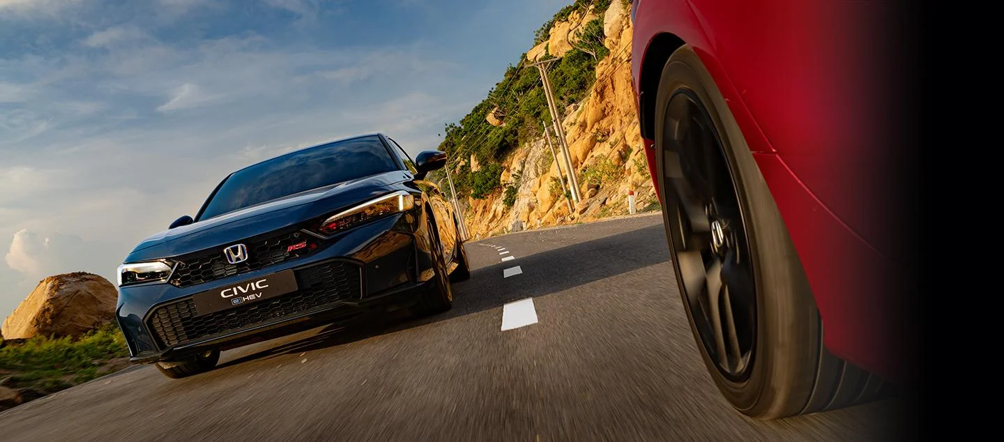 Honda Civic – thân xe nhìn ngang