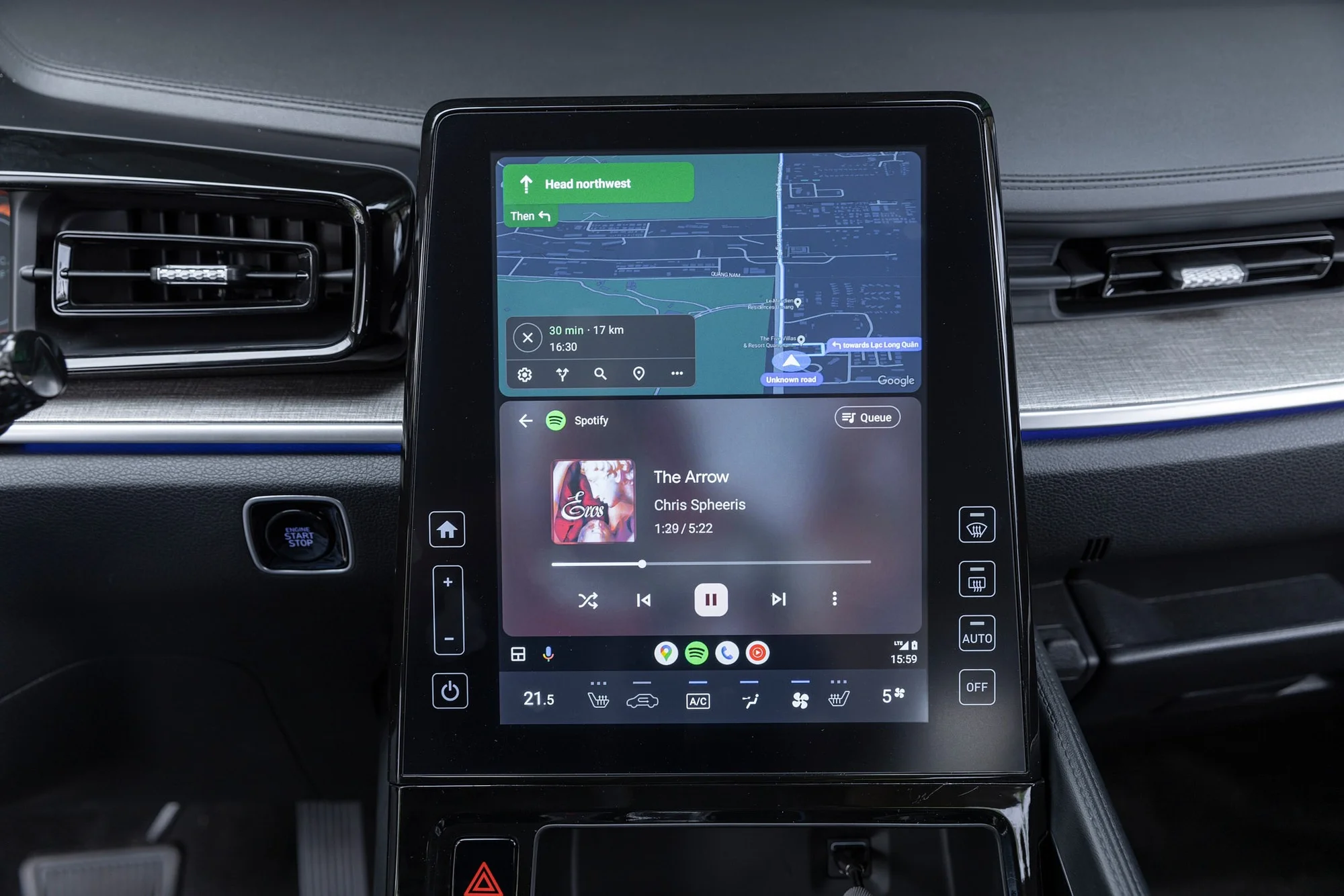 Hyundai Custin – màn hình giải trí