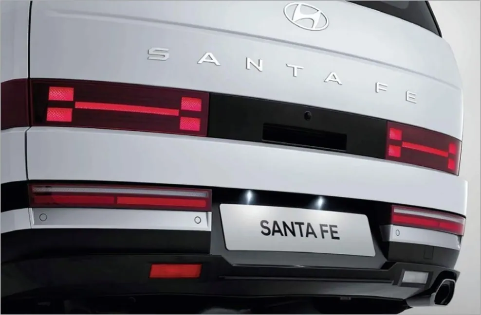 Hyundai Santa Fe – đuôi xe