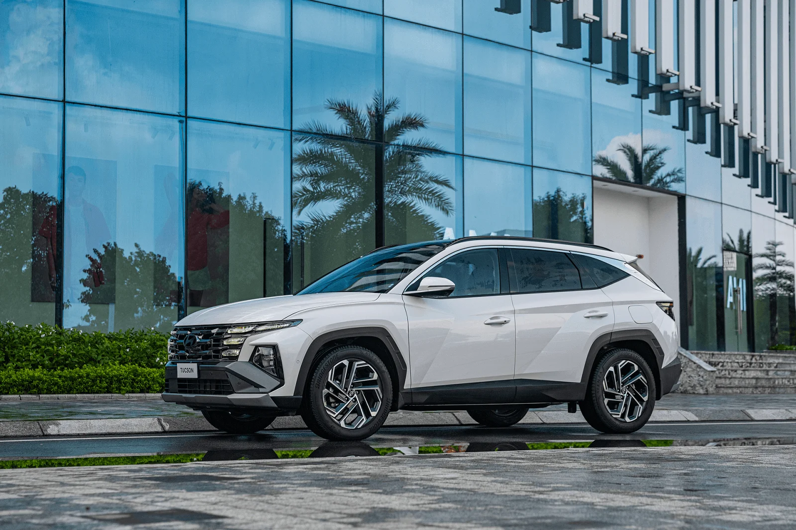 Hyundai Tucson – thân xe nhìn ngang