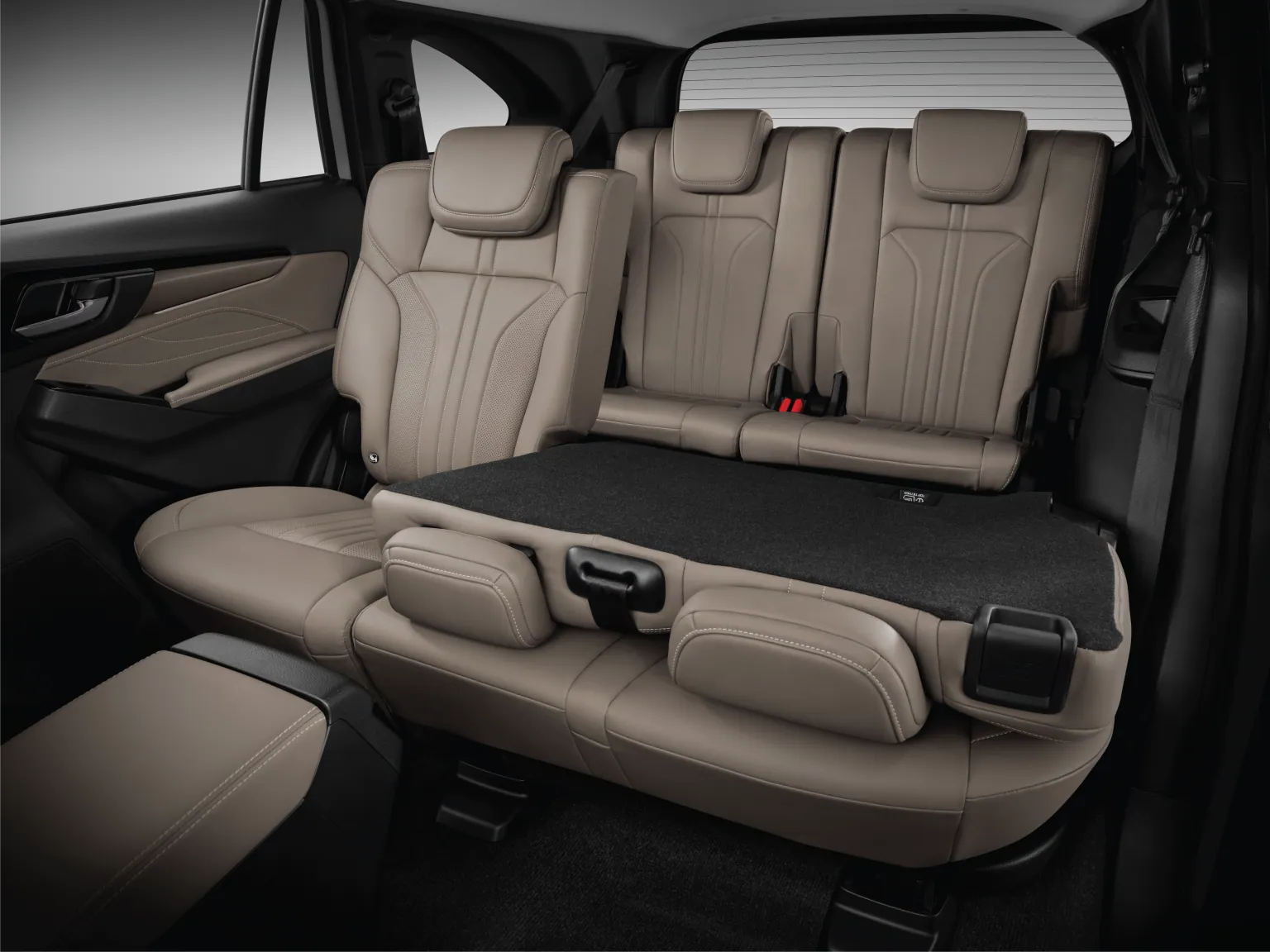 Isuzu mu-X – khoang hành lý mở rộng