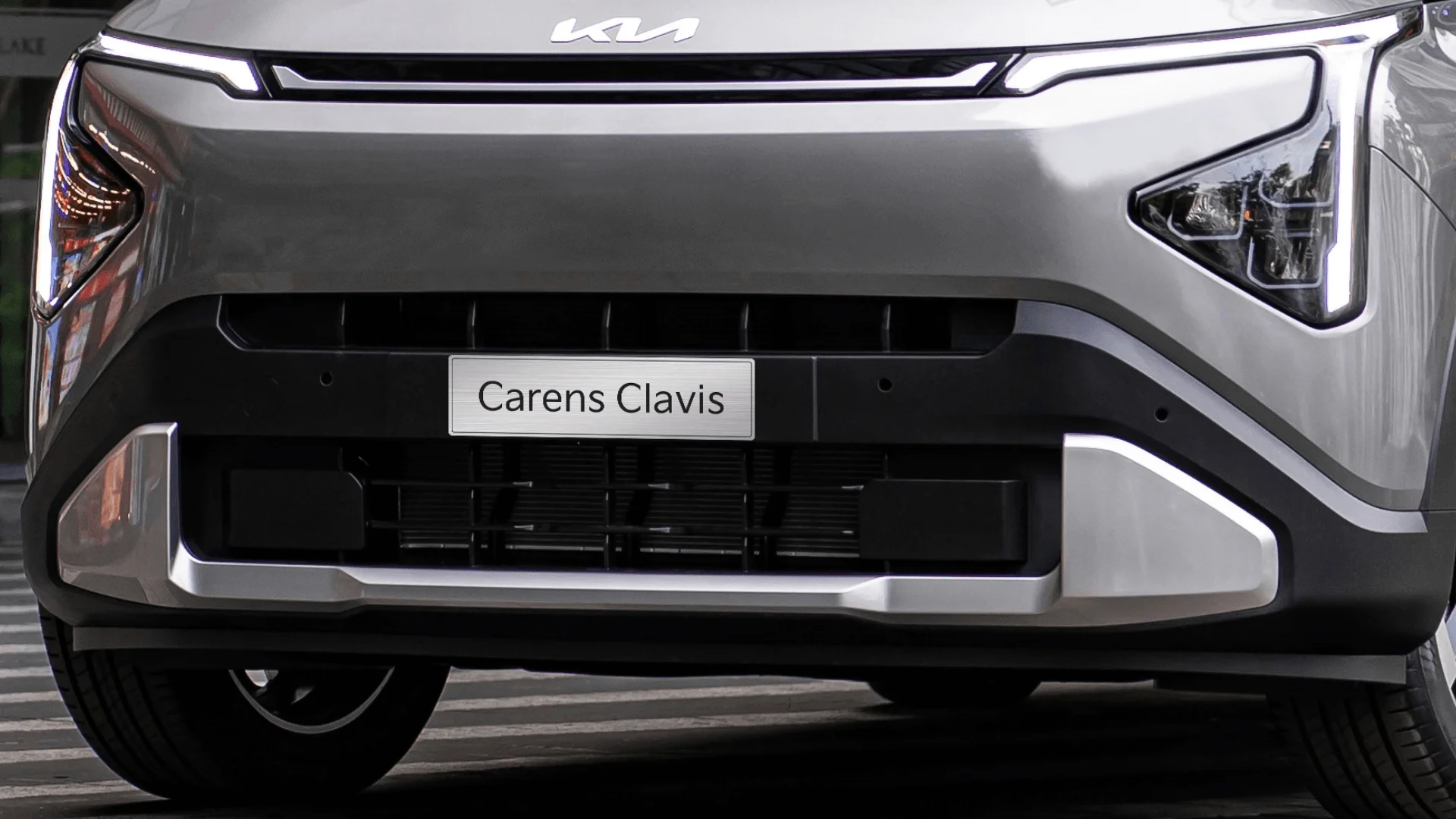 Kia Carens Clavis – đầu xe