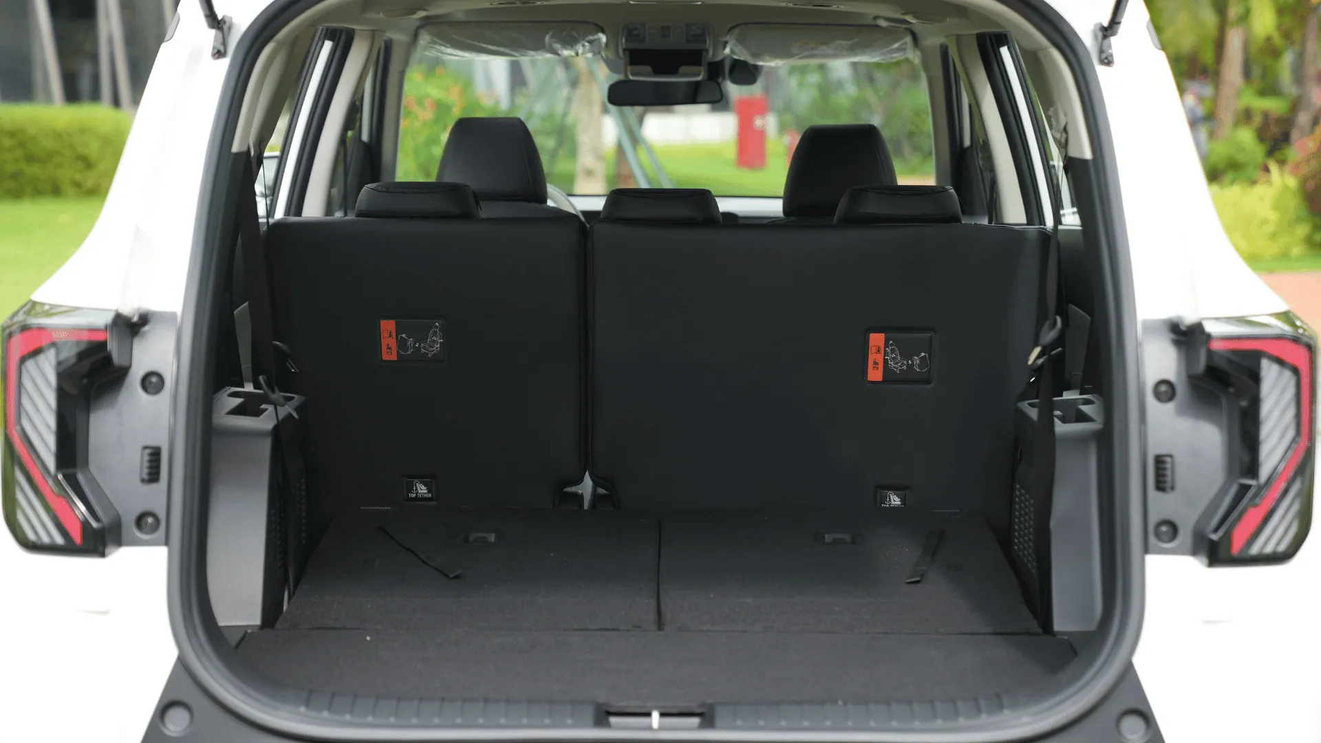 Kia Carens Clavis – khoang hành lý