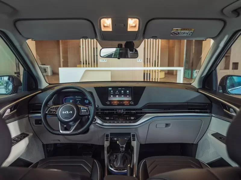 Kia Carens – khoang hành lý