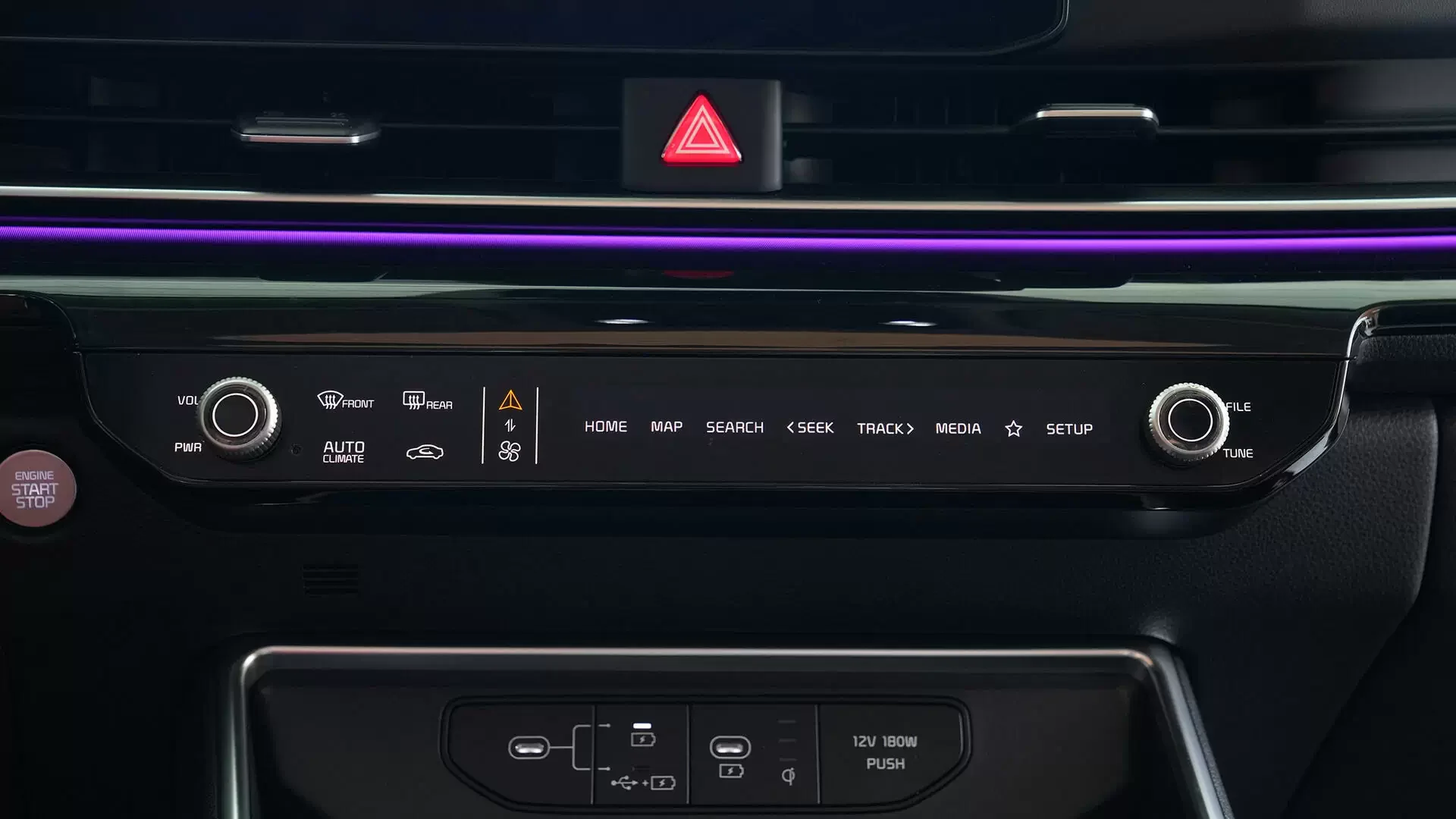 Kia Carnival – khoang lái