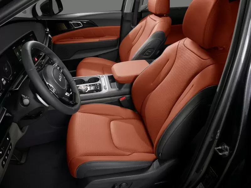 Kia Carnival – ghế trước