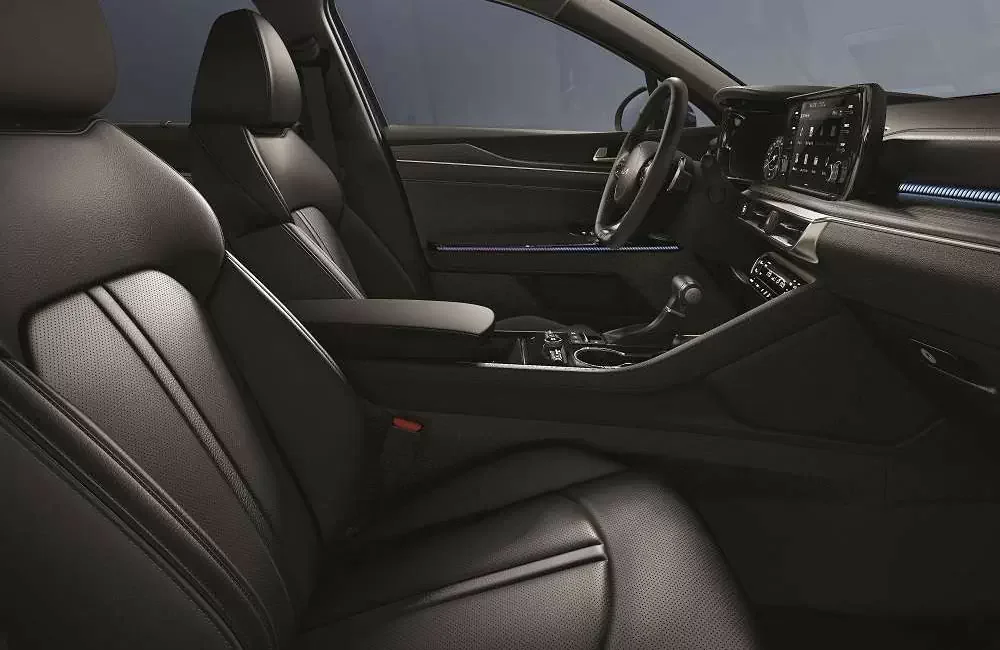Kia K5 – ghế trước