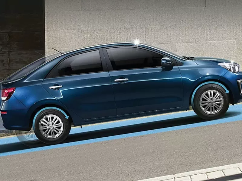 Kia Soluto – góc nghiêng trước