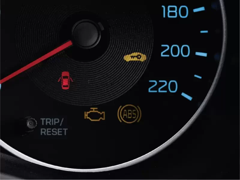 Kia Soluto – đồng hồ kỹ thuật số