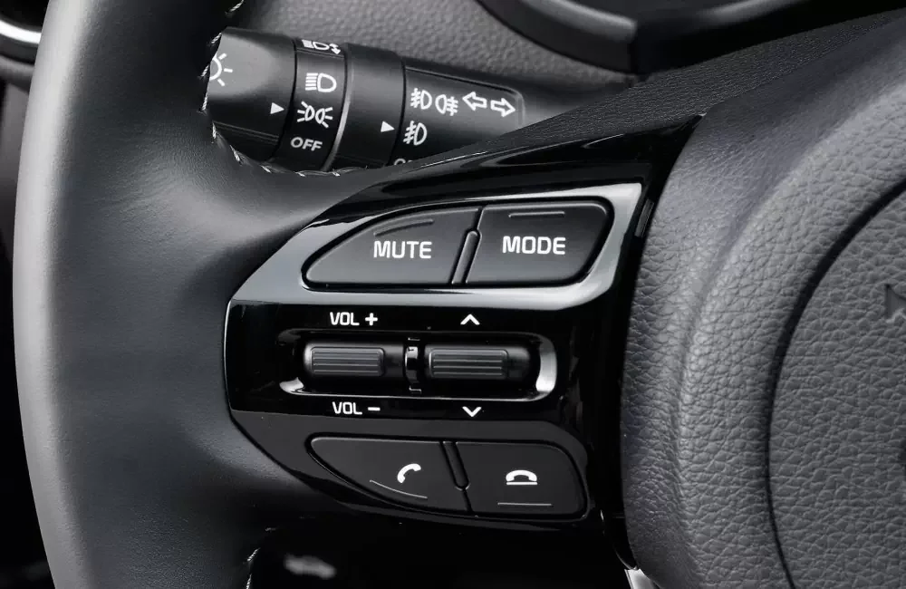 Kia Soluto – khoang lái