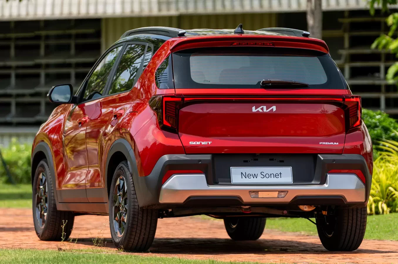 Kia Sonet – góc nghiêng sau