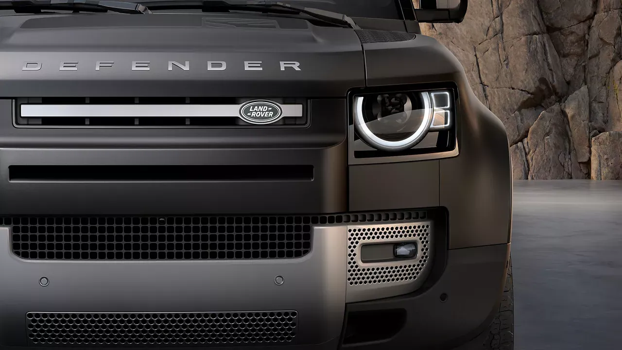 Land Rover Defender – lưới tản nhiệt và đèn pha
