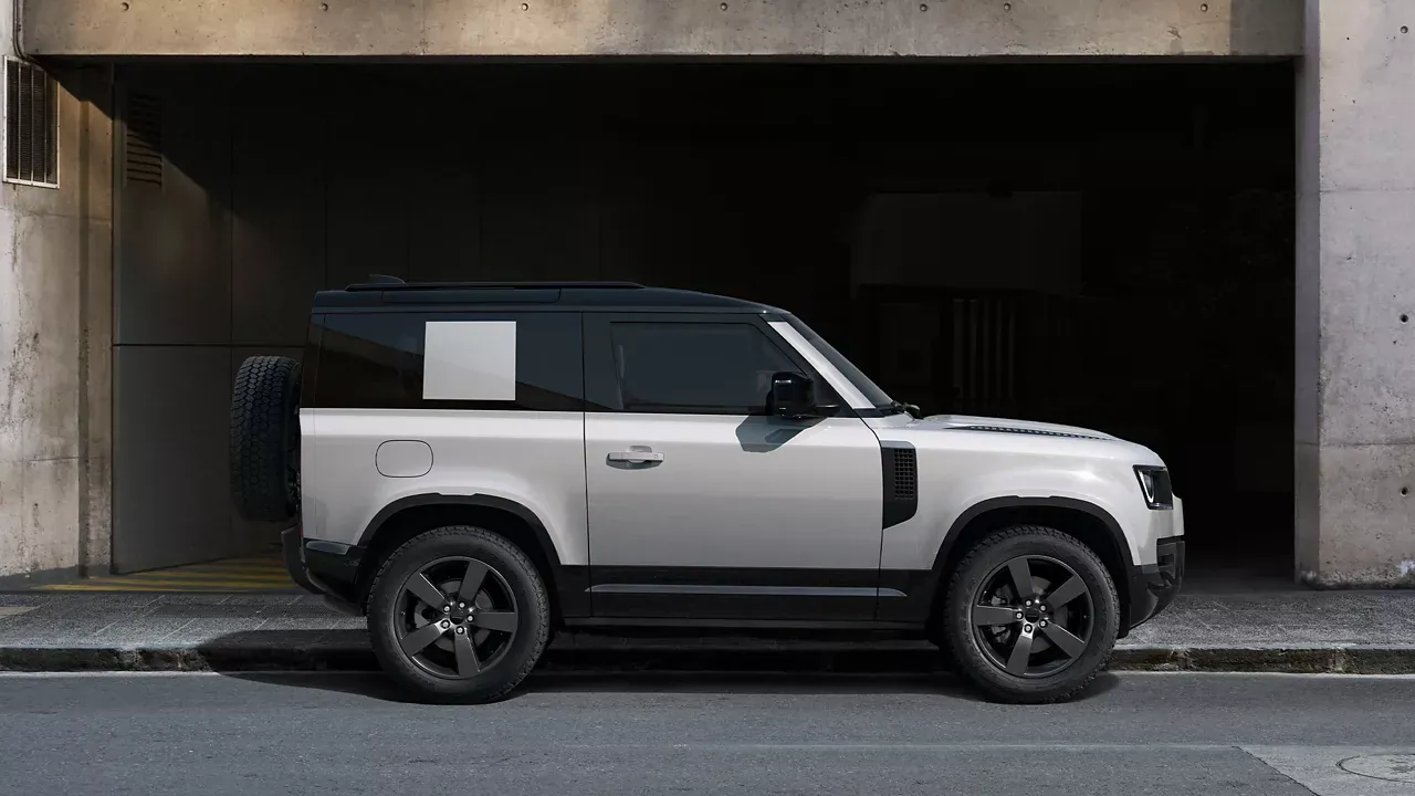 Land Rover Defender – thân xe