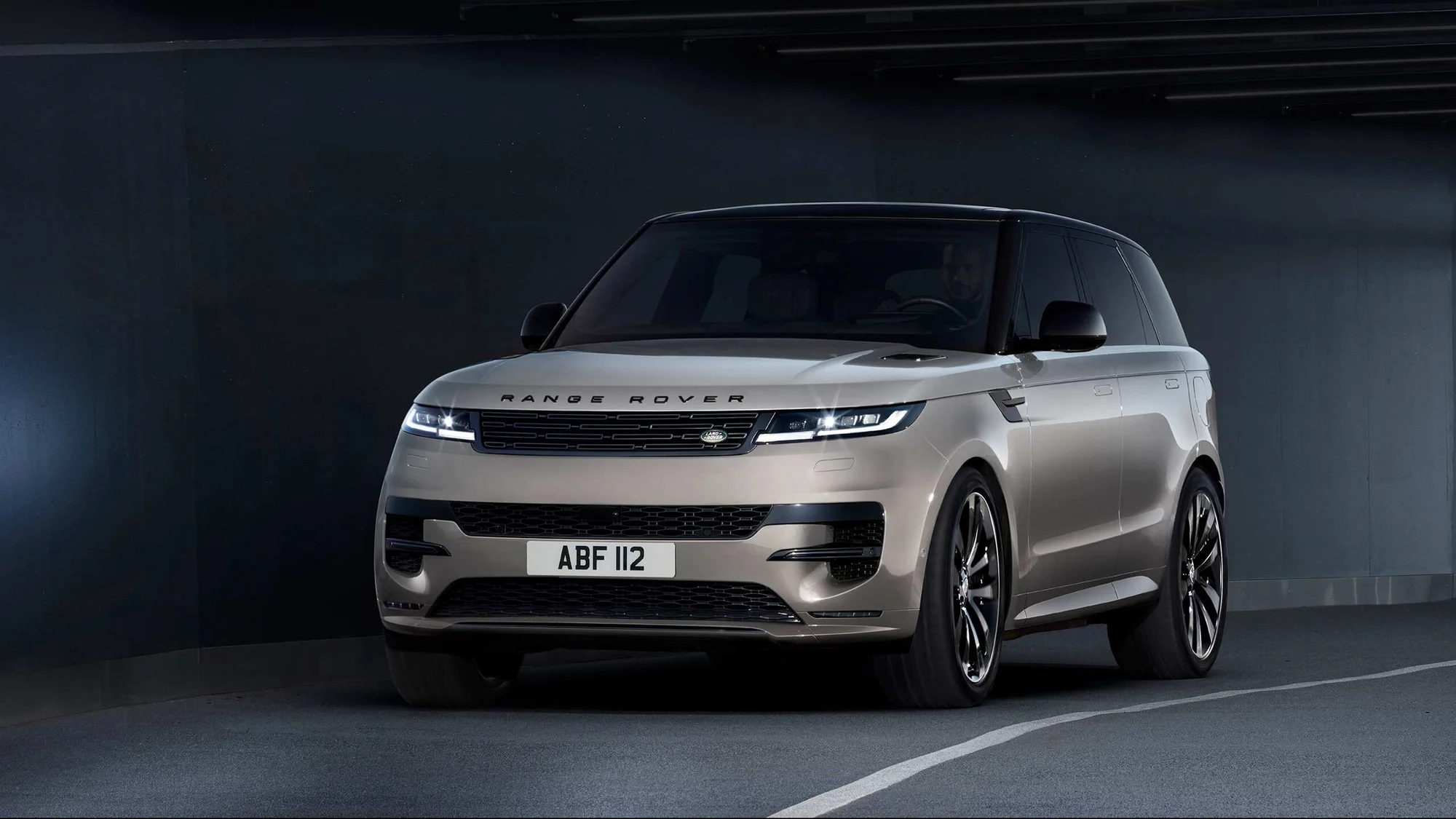 Range Rover Sport – góc nghiêng trước