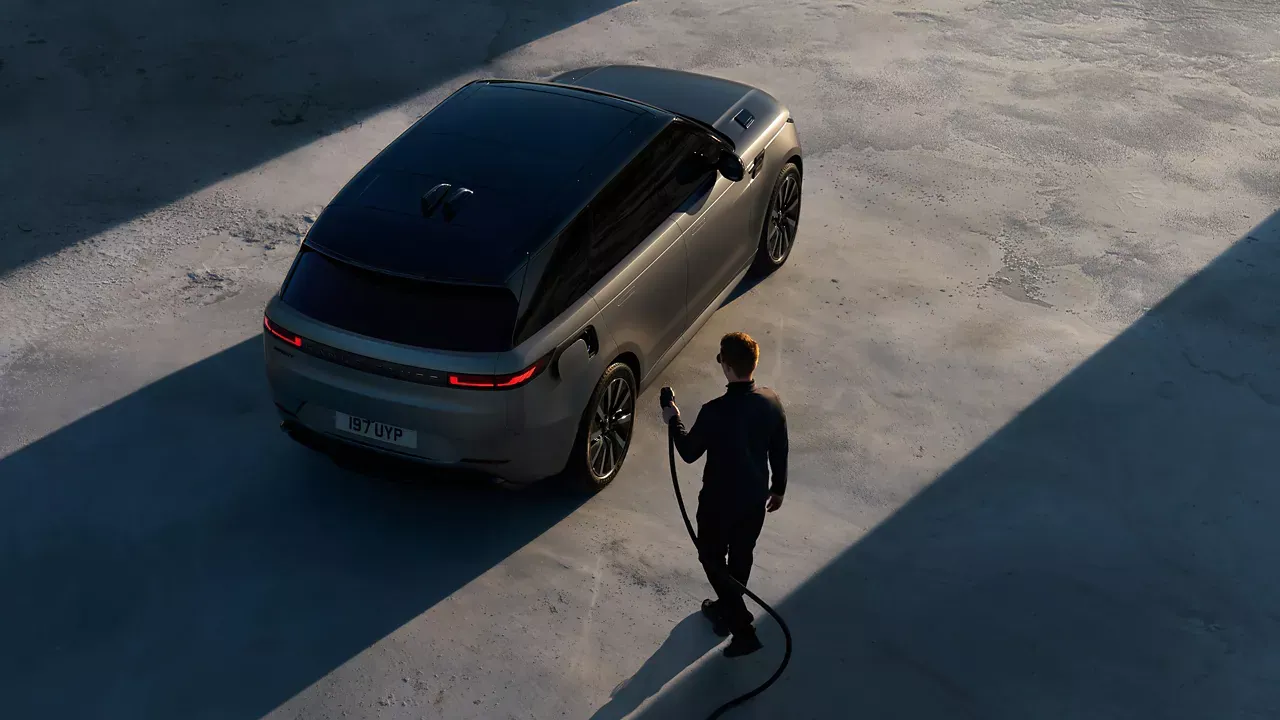 Range Rover Sport – sạc điện