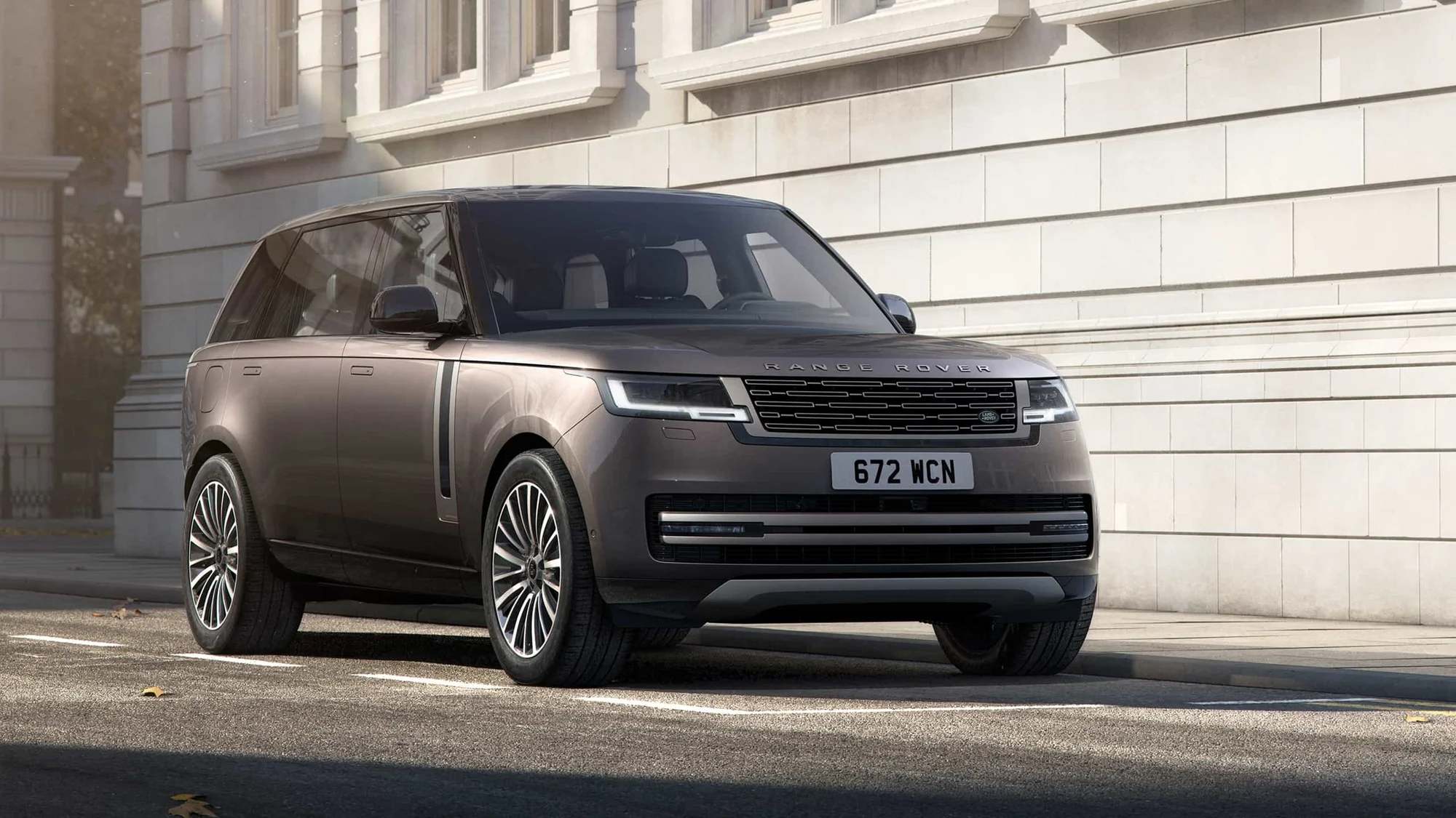 Range Rover – góc nghiêng trước