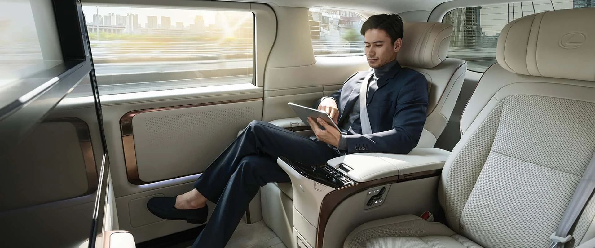 Lexus LM – khoang thương gia